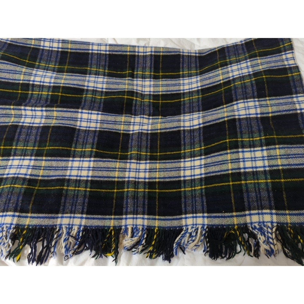 Martin's England throw blanket Gordon Tartan Plaid Blue yellow green Fringe FLAW